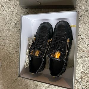 Giuseppe zanotti sneakers lovely design.